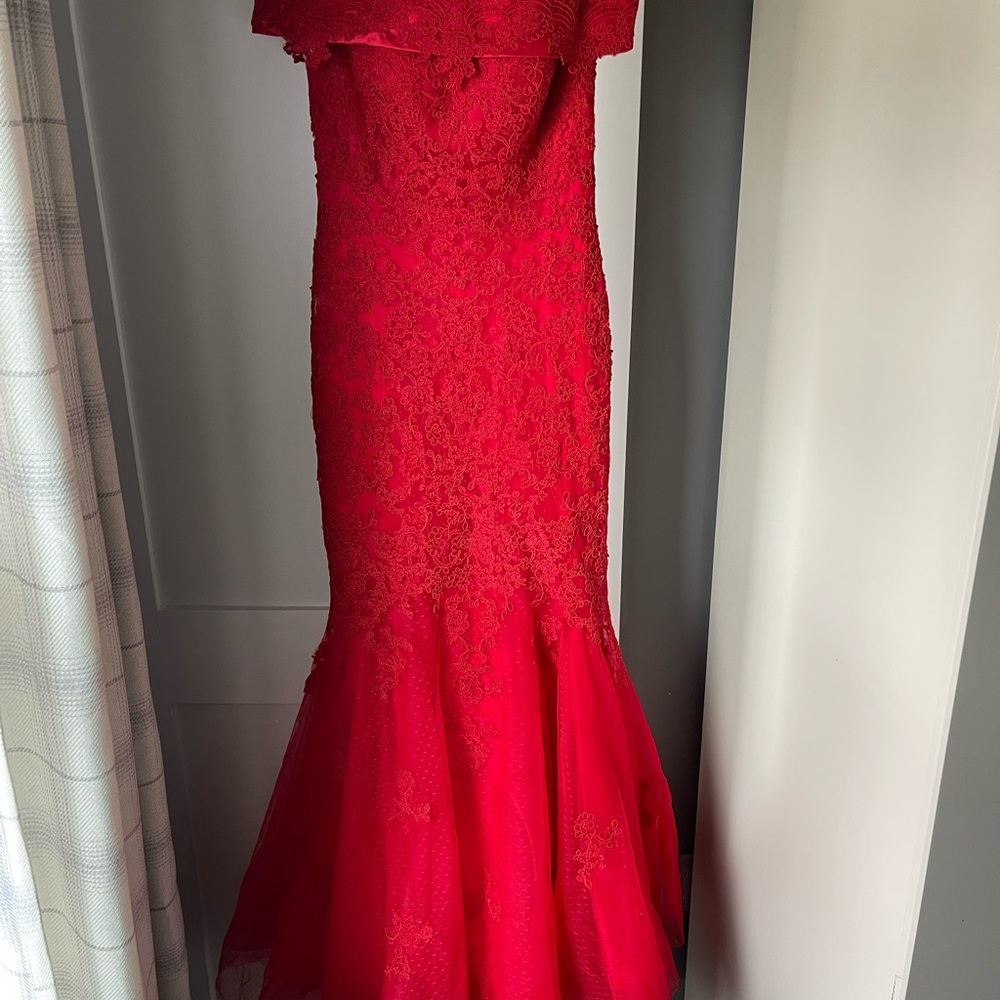 Dave & Johnny Vibrant Red Lace Dress
